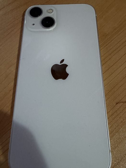 Продавам Iphone 13