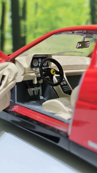 Ferrari 348 TB 1:18 Burago Italia
mici zgârieturi de praf, o m