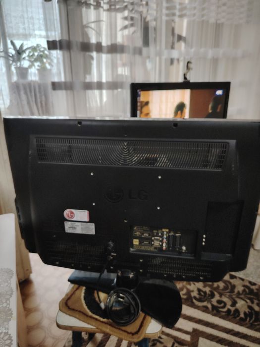 Продается телевизор LG б/у