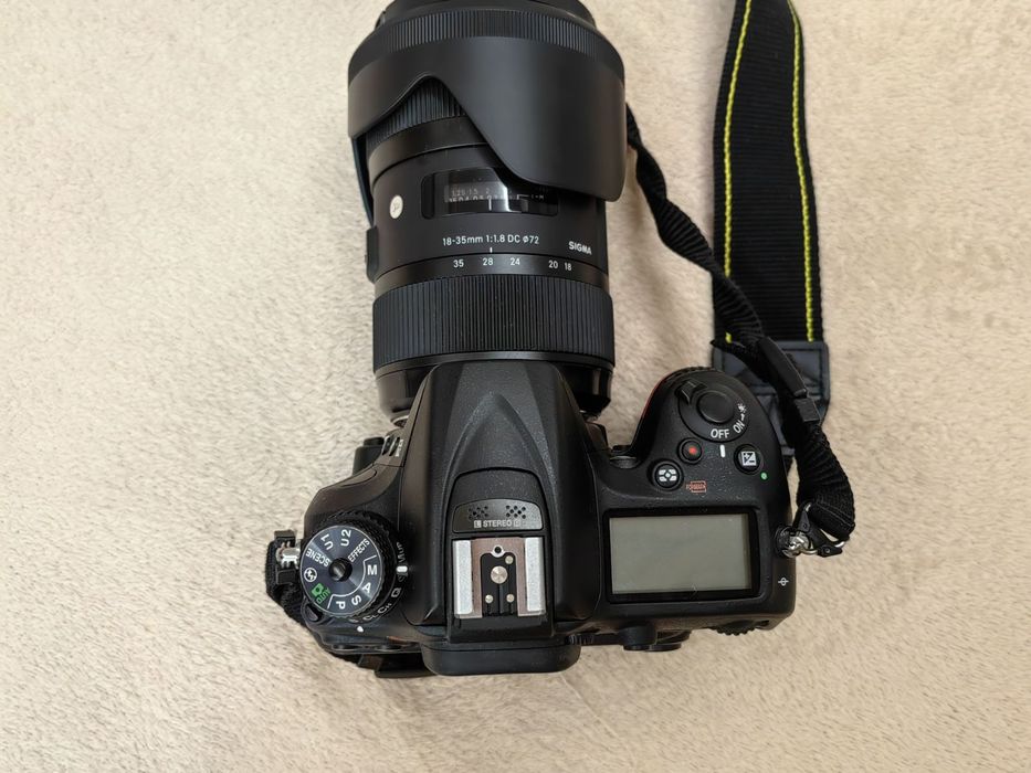 Nikon D7200 + два обектива и аксесоари