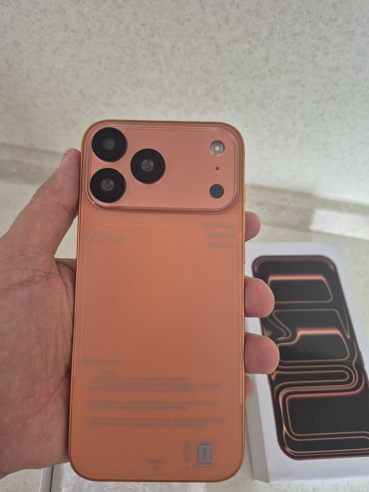 продам новый 17 про макс