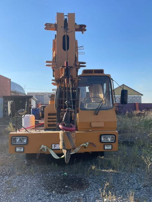 Продам Автокран 25 тонн