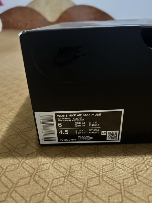 Adidasi dama noi cu bon originali