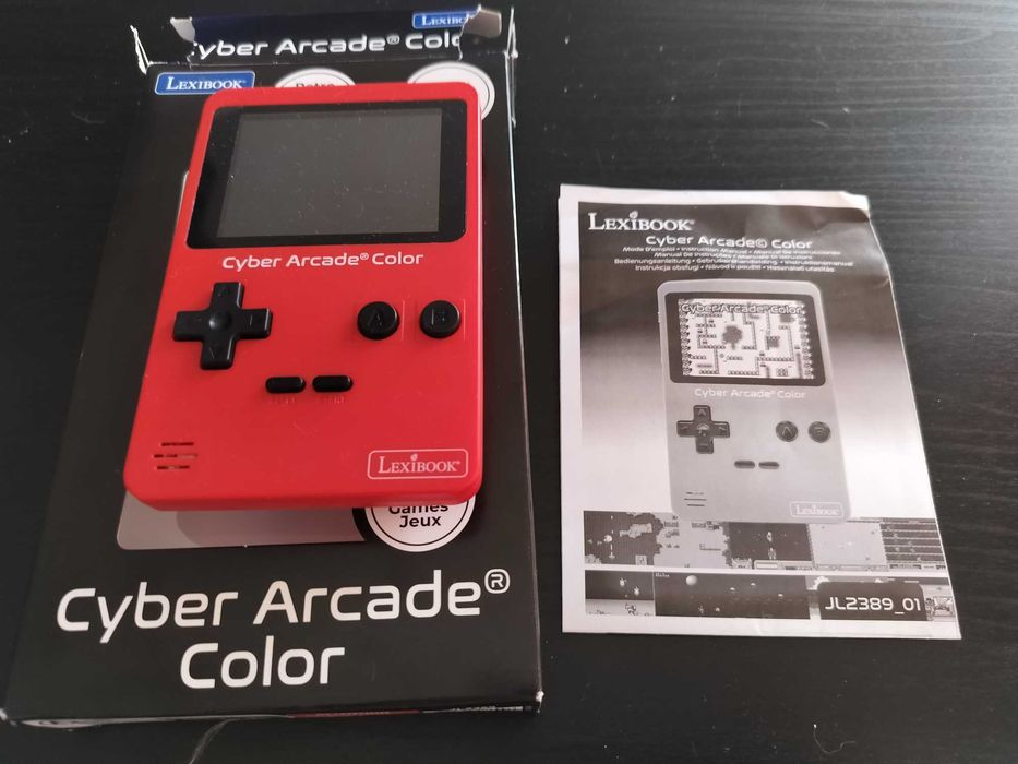 consola portabila joc retro