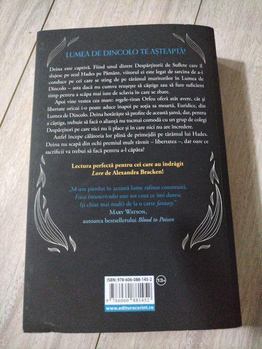 De Vanzare Romanul Fiica Intunericului scris de surorile Corr