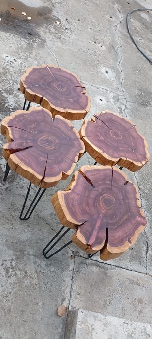 Кофейный столик из дерева