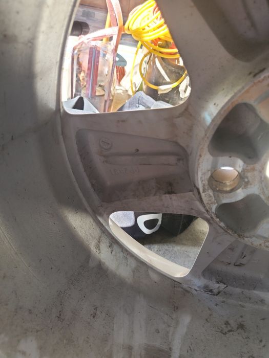Vând doua roti toyota