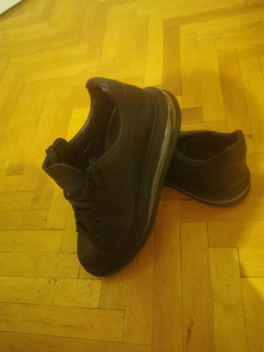 Vind  lot adidasi