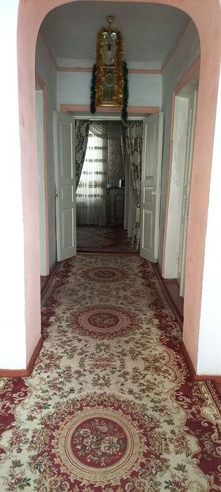 Srochna sotiladi. Срочно продаётся дом.