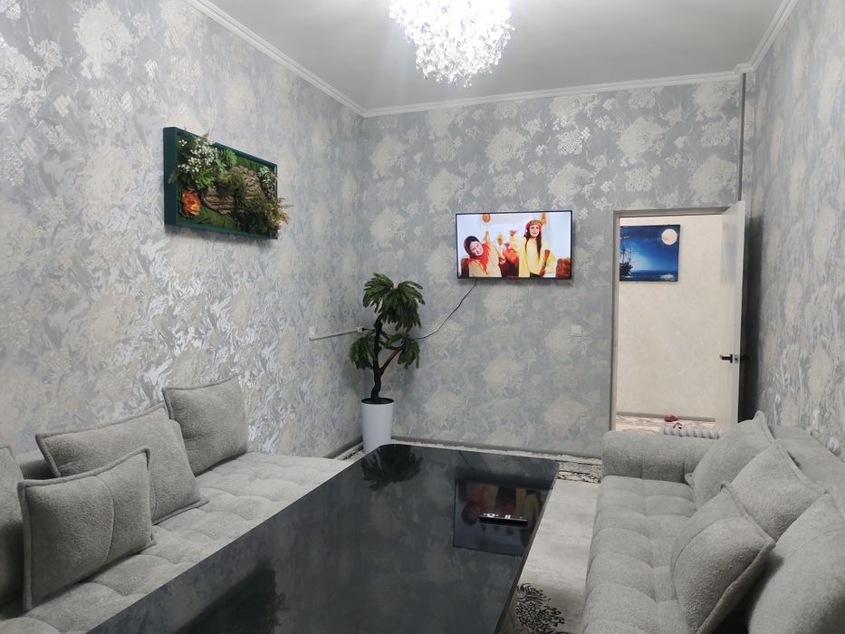 Rasmlari real.  Navoi shaxrida 3 xonalik kunlik lyuks kvartira.