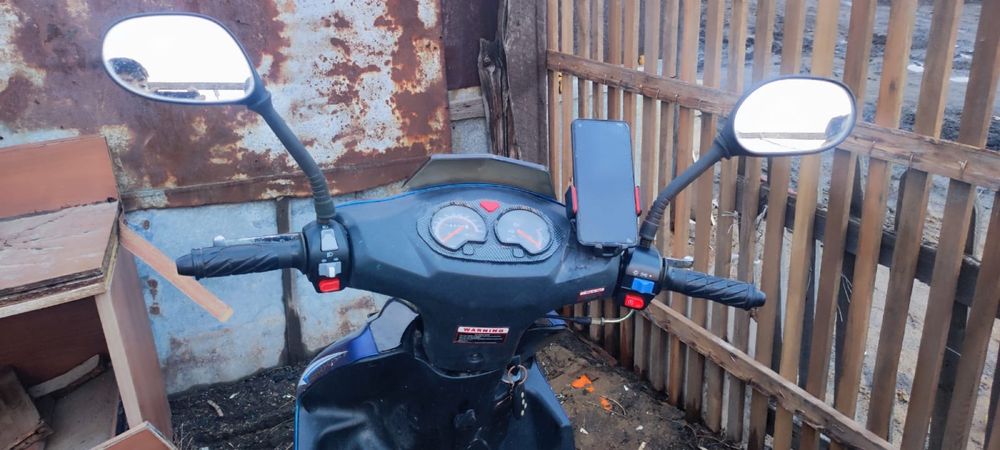 Продаю мопед скутер