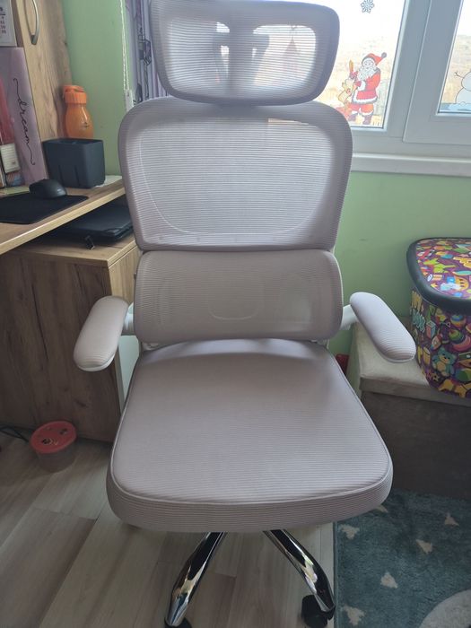 Офис стол нов само сглобен