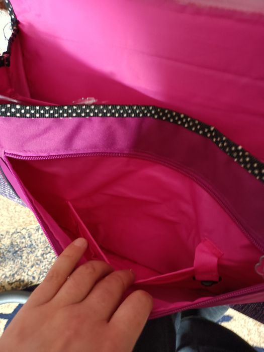 Ghiozdan  culoare roz fata