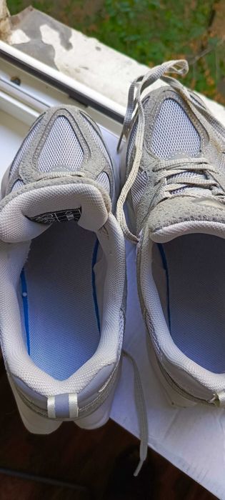 Новые крутые кроссовки 38 размер