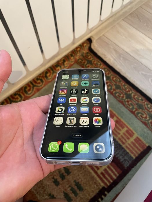 Айфон 12.       .