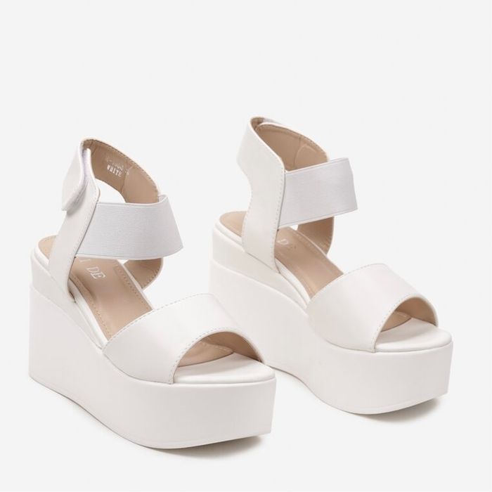 Дамски сандали на платформа