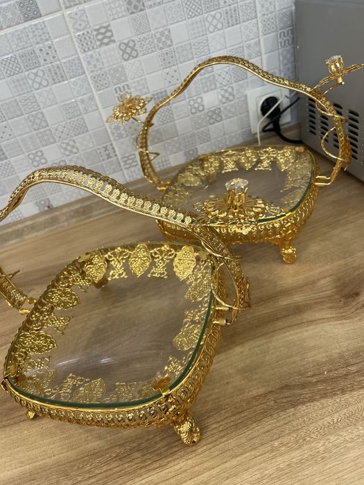 Посуда. Менажница. Тортница. Печенница.