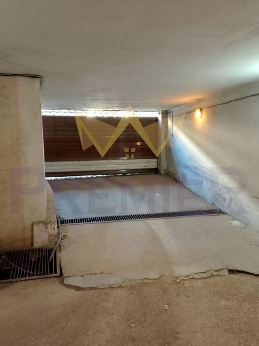 Продава се Гараж / Паркомясто в Пловдив, Кючук Париж - 18 кв.м за 1667 €/кв.м - Снимка #1