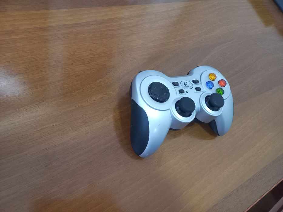 LogTech джойстик