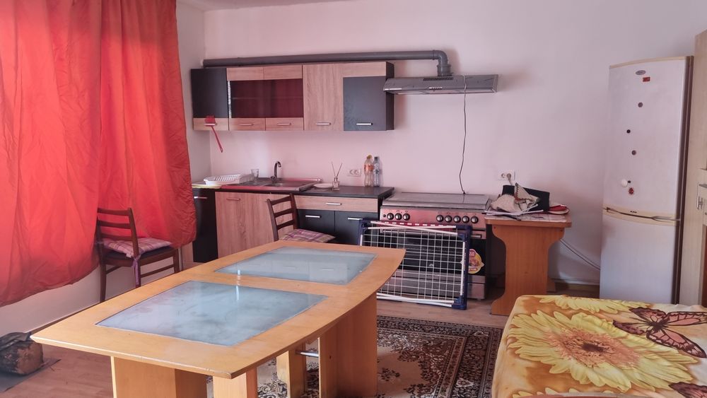 Închiriez apartament cu o camera. În calea sagului