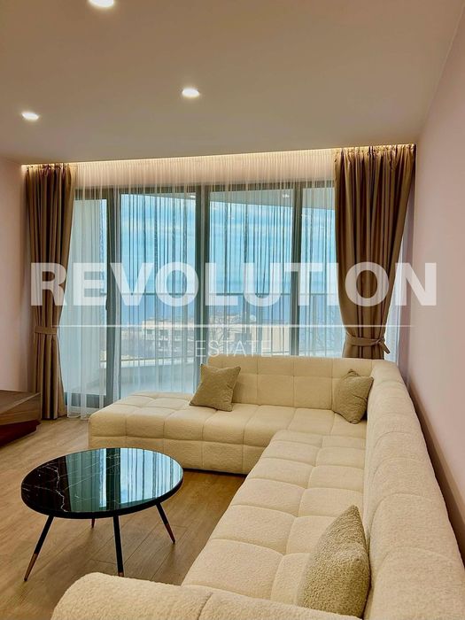 Четиристаен апартамент в района на м-т Ален Мак!