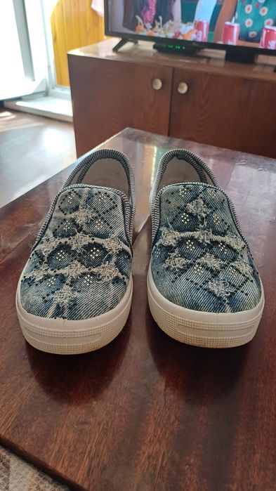 Продам женскую обувь