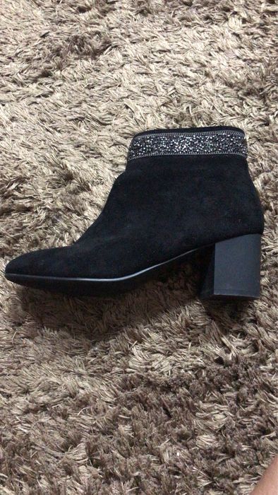 Продам женскую обувь