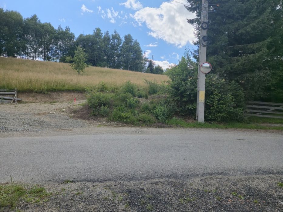 Vand teren  intravilan 2700 mp in Bran jud Brasov