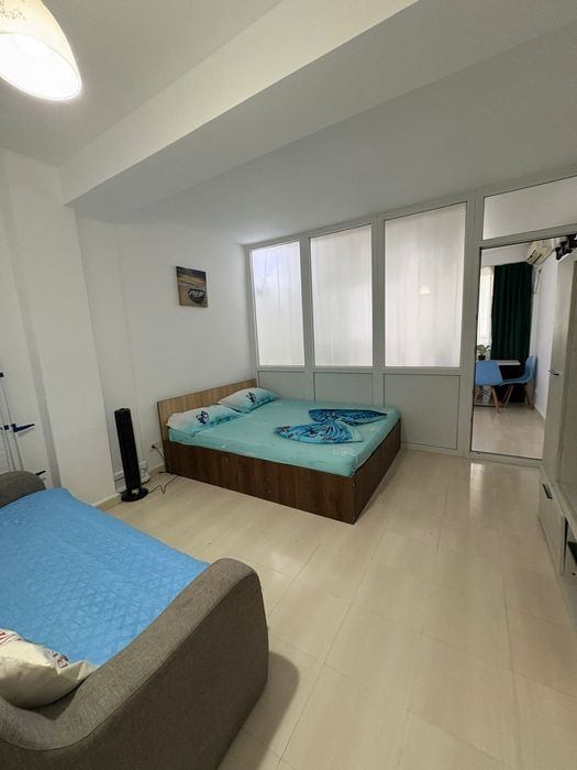 Închiriez apartament la 3 min de plajă