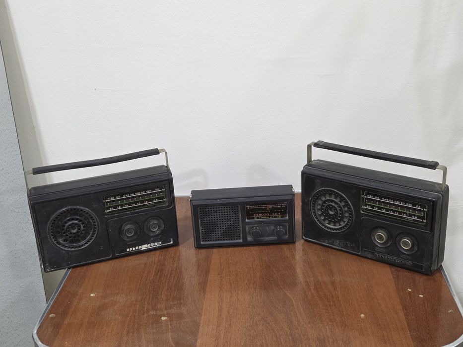 Продоются радио приемник Альпенист-417 и Сокол-304