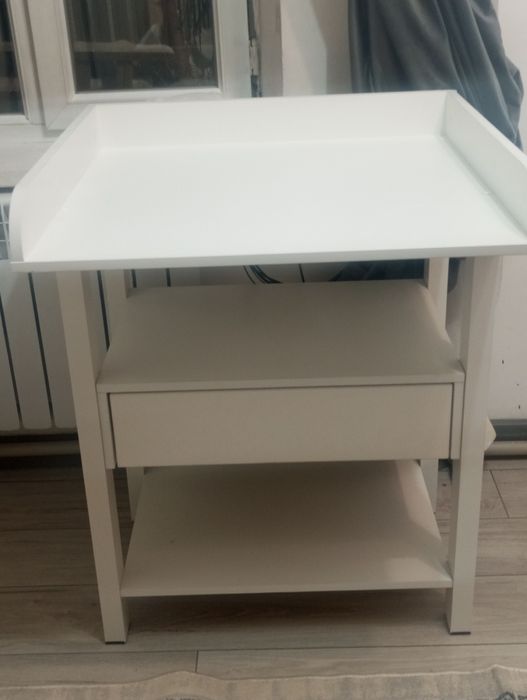 Пеленальный столик