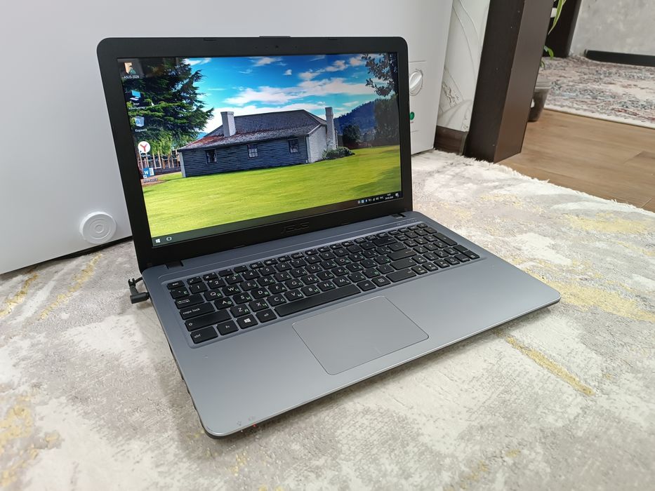 Ноутбук ASUS Core i3, 1TB, Nvidia.