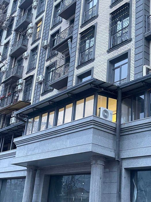 Сдается на ул Кичик-бешагач 3-х комнатная квартира ЖК Хонсарой