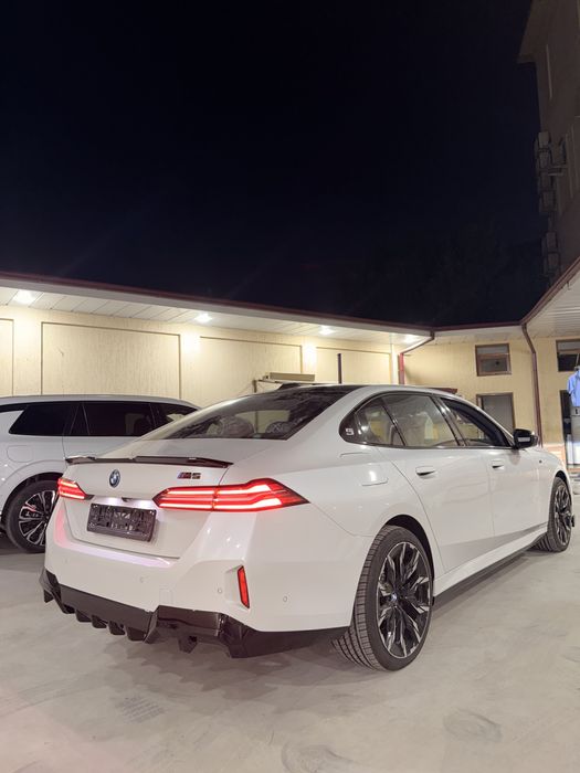 BMW i5 m sport 35L  2025