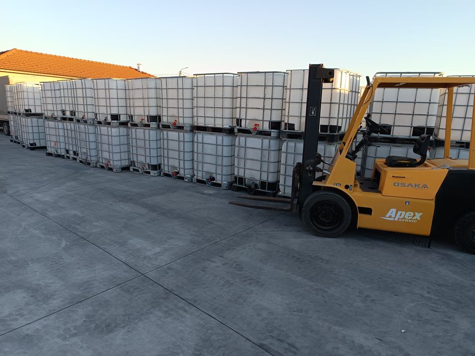 Бидони 1000 литра,IBC контейнери ,Цистерни един тон