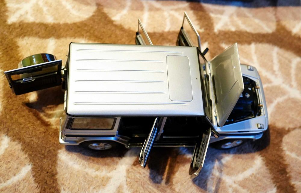 Mercedes-Benz G-Class Autoart 1/18