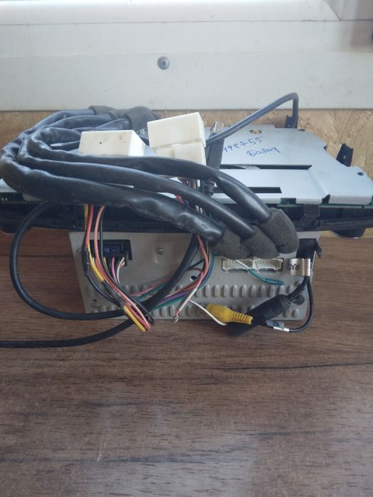 Продам экран от автомобиля Jac S5