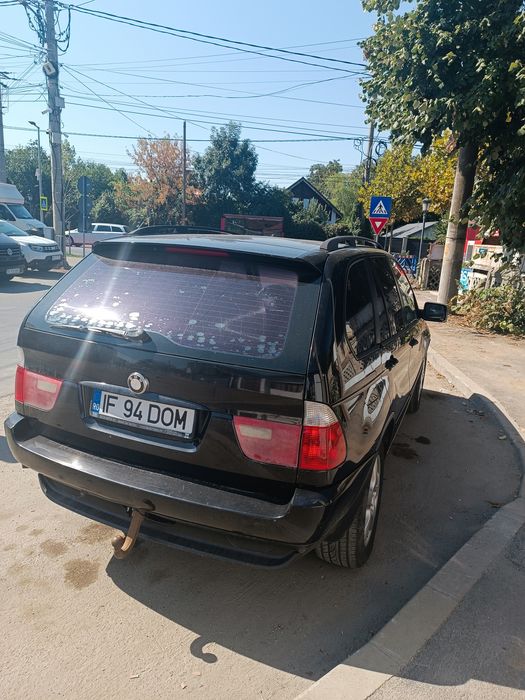 Vând BMW X5 e53, 2006,3.0d, facelift, 218 cp, funcțională, cu bătaie la motor, pentru dezmembrări.