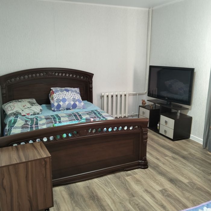 Сдам в аренду 2 комн  120000 + ком услуги