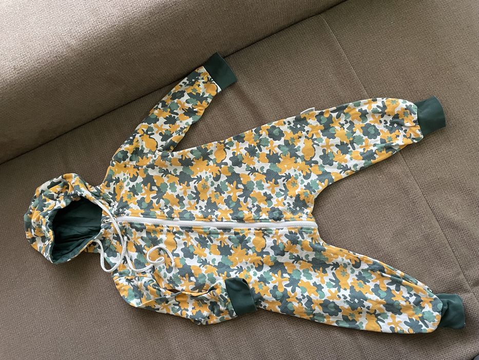 Продам комбинезон на мальчика