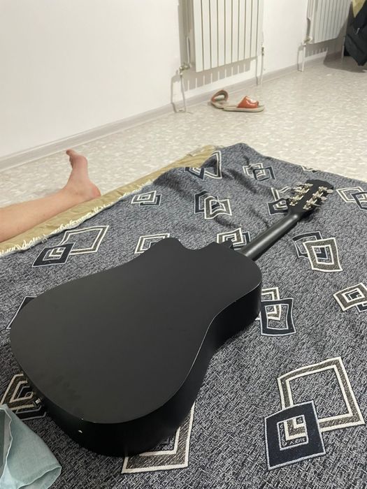 Продам гитару, срочно