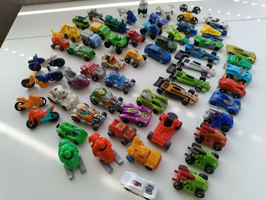 Играчки от шоколадови яйца