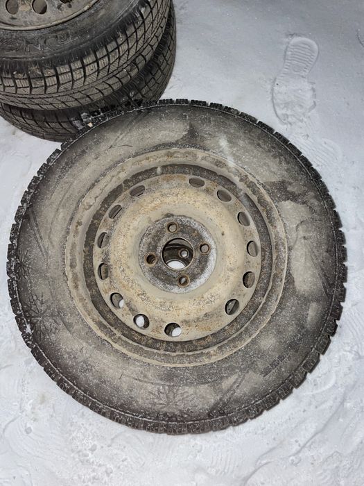 Зимние шины шипы комплект R14