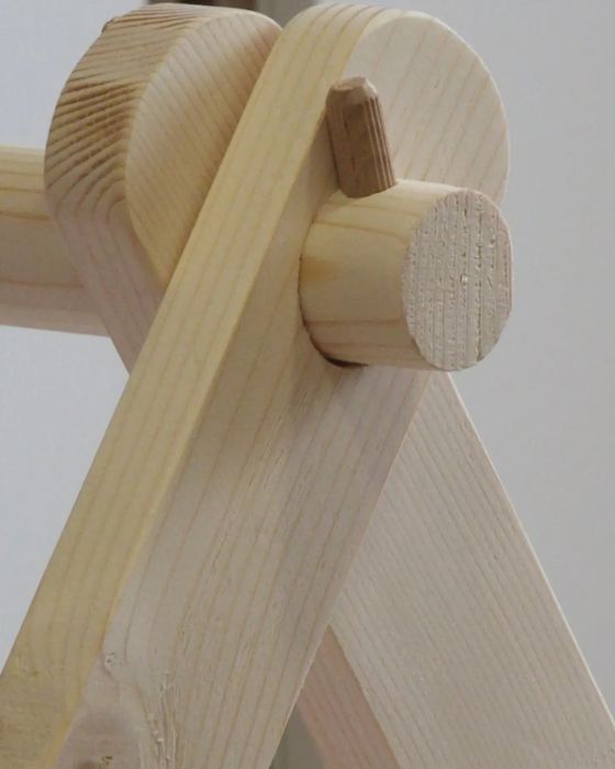 Въртележка за кошара и активна гимнастика. Играчки развиващи вашето де