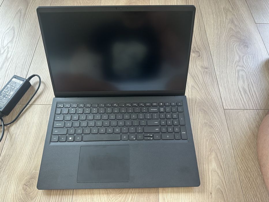 Dell Inspiron 15 | i7-1255U | 32GB RAM | 1TB SSD | Отлично състояние