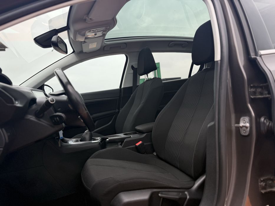 PEUGEOT 308 1.6HDI 120CP/PANO/CLIMA/Navi/GARANTIE/Rate cu buletinul