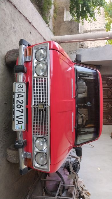 Жигули ваз 2106.