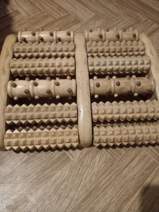 массажер для ног деревянный