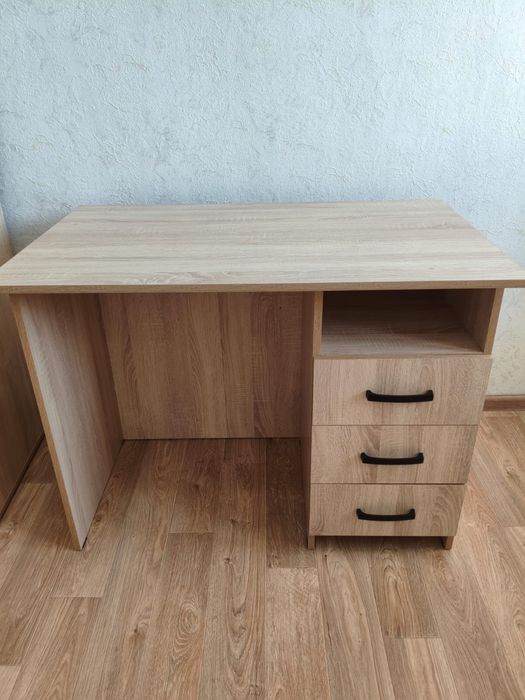 Шкаф и журнальный столик