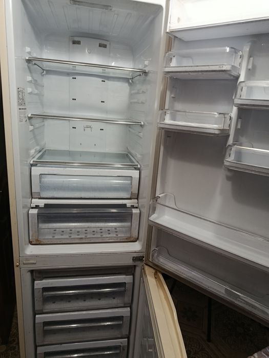 Холодильник Samsung